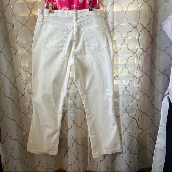 Lee Platinum Label Women's White Bootleg Denim Jeans Comfort Waistband Size 12S - Picture 2 of 9